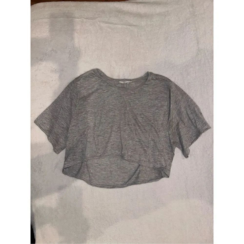5 TOPS BUNDLE women’s basic tops cropped and regular t shirts all fit a size XS/